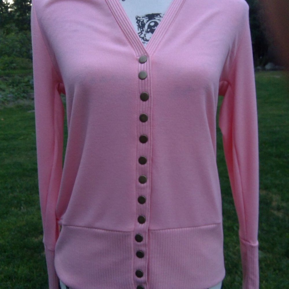 Traleubie Pink Cardigan Sweater Women’s Small Snap Front Ribbed V-Neck - Picture 3 of 6